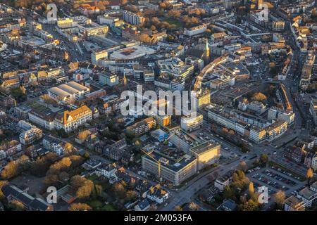 Luftaufnahme, Blick auf das Stadtzentrum und neues Bauknecht-Viertel mit Baustelle am RAG-Gebäude Hans-Böckler-Straße und Gleiwitzer Platz im Stockfoto