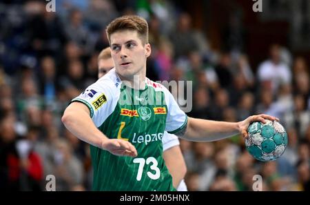 Leipzig, Deutschland. 04.. Dezember 2022. Handball: Bundesliga, SC DHfK Leipzig - SG Flensburg-Handewitt, Matchday 15, Arena Leipzig. Leipzigs Viggo Kristjansson in Aktion. Kredit: Hendrik Schmidt/dpa/Alamy Live News Stockfoto