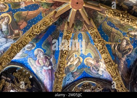 Architektonische Details der Kathedrale von Valencia, auch bekannt als Marienkathedrale, eine römisch-katholische Kirche in der historischen Innenstadt der Stadt Stockfoto