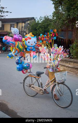 Fahrradhändler Hoi An Vietnam Stockfoto