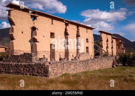 Wiracocha-Tempel in Raqchi, archäologische Ausgrabungsstätte der Inka in Peru Stockfoto