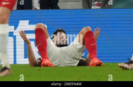 Doha, Katar. 04.. Dezember 2022. 12/04/2022, Al Thumama Stadium, Doha, QAT, FIFA-Weltmeisterschaft 2022, Runde 16, Frankreich gegen Polen, im Bild von Frankreichs Forward Olivier Giroud Credit: dpa Picture Alliance/Alamy Live News Stockfoto