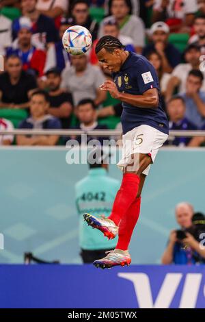 Doha, Katar. 04.. Dezember 2022. Jules Koundé France-Spieler während eines Spiels gegen Polen, das für die Runde 16 der Weltmeisterschaft in Katar im Estadio Al-Thumama in Doha, Katar, gültig ist. 04. Dezember 2022 Kredit: Brazil Photo Press/Alamy Live News Stockfoto