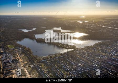 Luftaufnahme, Sechs-seen-Platte im Bezirk Wedau von Duisburg, Ruhrgebiet, Nordrhein-Westfalen, Deutschland, 6-Lakes Plate, DE, Duisburg, Erholungsgebiet Stockfoto