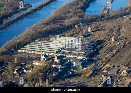 Luftaufnahme, geplantes neues Duisburger Wohnviertel im ehemaligen Marshallplatz Wedau und Depot mit Bunker im Stadtteil Wedau von Duisburg, Ru Stockfoto