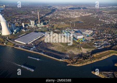 Luftaufnahme, Baustelle am Logport VI mit dampfender STEAG-Kraft-Wärme-Kopplungsanlage Walsum im Bezirk Alt-Walsum in Duisburg, Ruhrgebiet Stockfoto