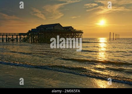 Abend am Strand von Sankt Peter-Ording, Nordsee, Nordfriesland, Deutschland Stockfoto