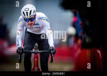 Belgische Jens Adams in Aktion während des Herrenrenrenrenrenrenrenrenrennen der Cyclocross-Weltmeisterschaft in Antwerpen am Sonntag, dem 04. Dezember 2022, an der 8. (Von 14) Etappe der UCI-Weltmeisterschaft. BELGA FOTO JASPER JACOBS Stockfoto