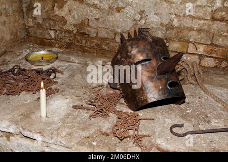 Eisenmaske, während einer mittelalterlichen Nachstellung. Stockfoto