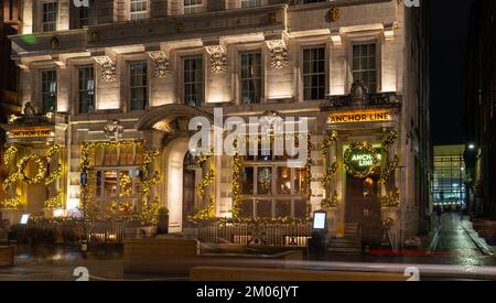 The Anchor Line Bar and Restaurant, 12-16 St Vincent Street, Glasgow, Schottland. 1907 als Versandbuchungsbüro erbaut. Bild wurde im Dezember 2022 aufgenommen. Stockfoto