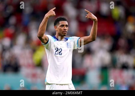 Jude Bellingham aus England feiert seinen Sieg am Ende des Spiels während des sechzehnten FIFA-Weltmeisterspiels im Al-Bayt Stadium in Al Khor, Katar. Foto: Sonntag, 4. Dezember 2022. Stockfoto