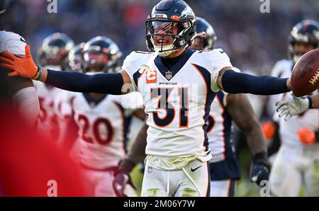 Baltimore, Usa. 04.. Dezember 2022. Denver Broncos Safety Justin Simmons (31) feiert am Sonntag, den 4. Dezember 2022, ein Abfangen der Baltimore Ravens während der zweiten Halbzeit im M&T Bank Stadium in Baltimore, Maryland. Baltimore gewann 10:9. Foto: David Tulis/UPI Credit: UPI/Alamy Live News Stockfoto