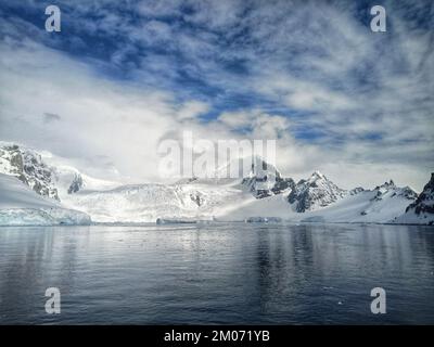 orne Hafen, antarktis, antarktis, antarktis Landschaft, Natur, eisgefüllte Berge, eisige Berge, Klimawandel, antaktische Halbinsel, Eisberge Stockfoto