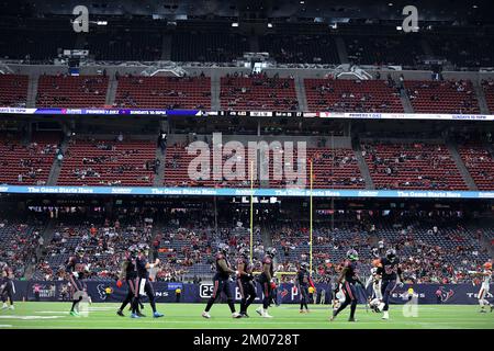 Houston, Texas, USA. 4.. Dezember 2022. Ein allgemeiner Blick auf das NRG Stadium während des vierten Viertels des Spiels zwischen den Houston Texans und den Cleveland Browns im NRG Stadium in Houston, TX am 4. Dezember 2022. (Kreditbild: © Erik Williams/ZUMA Press Wire) Kredit: ZUMA Press, Inc./Alamy Live News Stockfoto