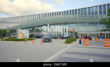 Miami Beach, FL, USA - 2. Dezember 2022: Art Basel im Miami Beach Convention Center Stockfoto