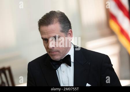 Washington, Vereinigte Staaten. 04.. Dezember 2022. Hunter Biden kommt am Sonntag, den 4. Dezember 2022, zu einem Empfang im Weißen Haus in Washington, D.C. zu Ehren der 45. Annual Kennedy Center Honors, die vom US-Präsidenten Joe Biden und der First Lady Dr. Jill Biden ausgerichtet wurden. Kredit: Chris Kleponis/CNP/dpa/Alamy Live News Stockfoto