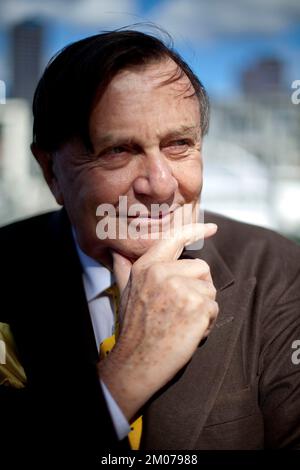 0/10/09 Barry Humphries, australischer Komiker, Satiriker, dadaist, Künstler und Schauspieler, vielleicht am besten bekannt für seinen auf der Bühne und im Fernsehen Stockfoto