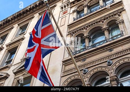 Flagge der britischen Union außerhalb von Whitehall, City of Westminster, London , England, Vereinigtes Königreich, SW1 Stockfoto