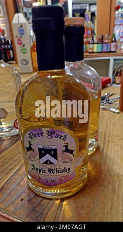 Hereford Deer Park, Gwatkin, Apple Whisky 40 % Proof, im Angebot in Hereford Market Hall, Herefordshire, England, Großbritannien Stockfoto