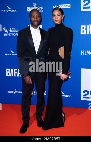 London, Großbritannien. 04.. Dezember 2022. Alesha Dixon und Azuka Ononye nehmen am 04. Dezember 25. 2022 an den British Independent Film Awards 2022 in Old Billingsgate in London Teil. Foto: Aurore Marechal/ABACAPRESS.COM Kredit: Abaca Press/Alamy Live News Stockfoto