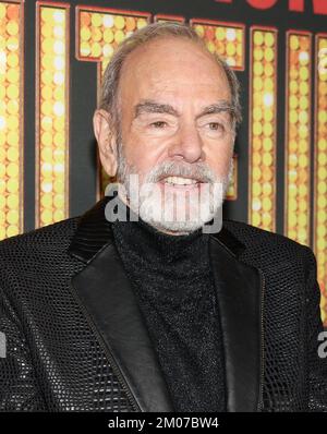 New York, New York, USA. 4.. Dezember 2022. Neil Diamond in Anwesenheitsliste für Ein WUNDERSCHÖNES GERÄUSCH, THE NEIL DIAMOND MUSICAL Opening Night on Broadway, Broadhurst Theatre, New York, NY 4. Dezember 2022. Kredit: CJ Rivera/Everett Collection/Alamy Live News Stockfoto