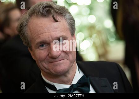 Washington DC, USA. 04.. Dezember 2022. Brian Moynihan, Vorstandsvorsitzender und Chief Executive Officer der Bank of America, nimmt am Sonntag, den 4. Dezember 2022, am Weißen Haus in Washington, DC, an einem Empfang zu Ehren der 45. Annual Kennedy Center Honors Teil, die von US-Präsident Joe Biden und First Lady Dr. Jill Biden ausgerichtet wurden. Die 2022 Auszeichnungen sind: Schauspieler George Clooney, Singer Amy Grant, Singer Gladys Knight, Komponistin Tania Leon und die Band U2 einschließlich Bono, The Edge, Adam Clayton und Larry Mullen Jr. Kredit: Chris Kleponis/CNP/MediaPunch Kredit: MediaPunch Inc/Alamy Live News Stockfoto