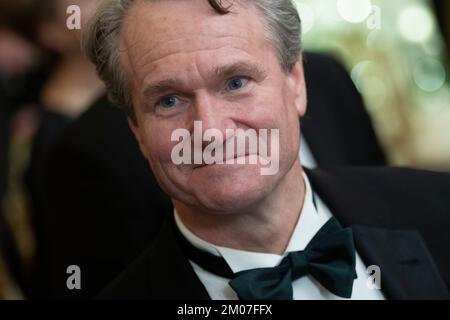 Washington DC, USA. 04.. Dezember 2022. Brian Moynihan, Vorstandsvorsitzender und Chief Executive Officer der Bank of America, nimmt am Sonntag, den 4. Dezember 2022, am Weißen Haus in Washington, DC, an einem Empfang zu Ehren der 45. Annual Kennedy Center Honors Teil, die von US-Präsident Joe Biden und First Lady Dr. Jill Biden ausgerichtet wurden. Die 2022 Auszeichnungen sind: Schauspieler George Clooney, Singer Amy Grant, Singer Gladys Knight, Komponistin Tania Leon und die Band U2 einschließlich Bono, The Edge, Adam Clayton und Larry Mullen Jr. Kredit: Chris Kleponis/CNP/MediaPunch Kredit: MediaPunch Inc/Alamy Live News Stockfoto