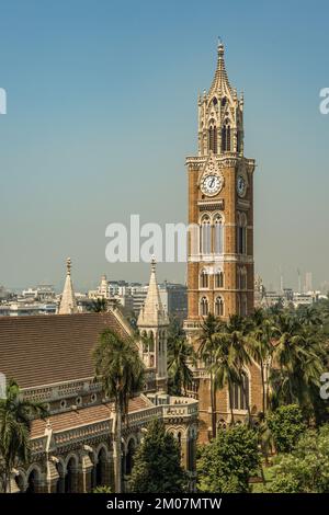 04 29 2011 Uhr alter Rajabai Uhrenturm vom Watson Hotel, jetzt Esplanade Mansions in Kala Ghoda Mumbai Maharashtra Indien Stockfoto