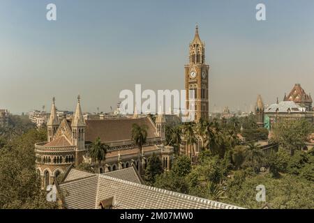 04 29 2011 Uhr alter Rajabai Uhrenturm vom Watson Hotel, jetzt Esplanade Mansions in Kala Ghoda Mumbai Maharashtra Indien Stockfoto