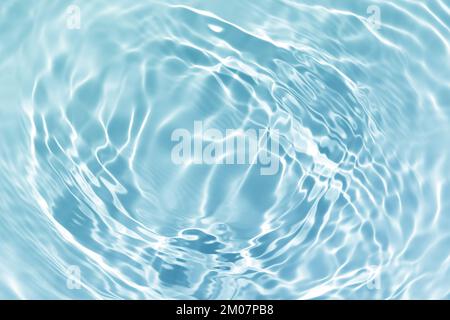 Abstrakte türkisblaue Wasserwelle, reine natürliche Wirbelstruktur, Hintergrundfotografie Stockfoto