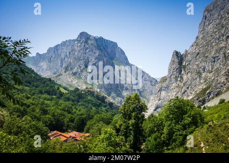 Das Dorf Bulnes in Picos de Europa, Asturien, Spanien Stockfoto