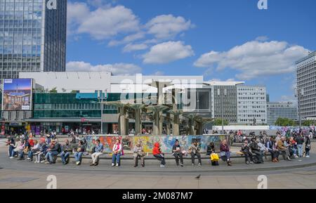 Brunnen der Völkerfreundschaft, Alexanderplatz, Mitte, Berlin, Deutschland Stockfoto