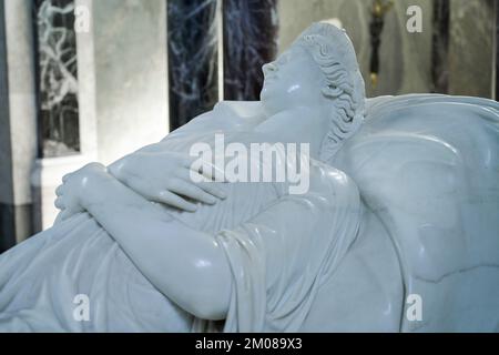 Marmorsarkophag Königin Luise, Mausoleum im Schloßgarten Charlottenburg, Charlottenburg-Wilmersdorf, Berlin, Deutschland Stockfoto