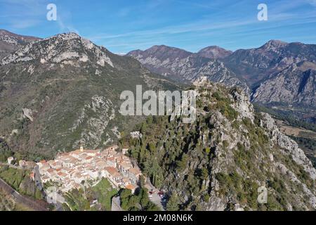 Bergdorf Sainte Agnes, das höchste Küstendorf Europas mit Burgruinen, Departement Alpes-Maritimes, Region Provence-Alpes-Cote d'Azur, Stockfoto