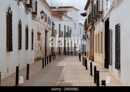 Leere Straße, Villanueva de los Infantes, Ciudad Real, Spanien Stockfoto