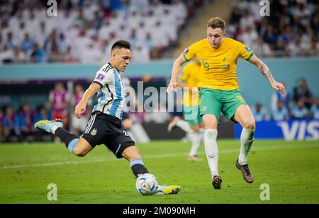 Doha, Katar. 3.. Dezember 2022. Lautaro Martinez (Arg), Harry Souttar (AUS) Argentinien - Australien Argentinien - Australien Weltmeisterschaft 2022 in Katar 03,12. Stockfoto