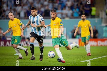 Doha, Katar. 3.. Dezember 2022. Milos Degenek (AUS), Nicolas Otamendi (Arg) Argentinien - Australien Argentinien - Australien Weltmeisterschaft 2022 in Katar 03,12. Stockfoto