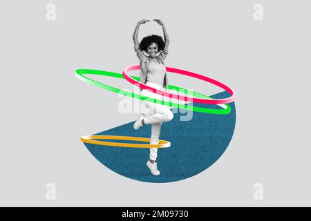 Composite-Collage-Bild von schwarzen weißen Farben fröhliche Person Ballerina Tanz Spinning Hula-Hoops isolieren den Zeichnungshintergrund Stockfoto