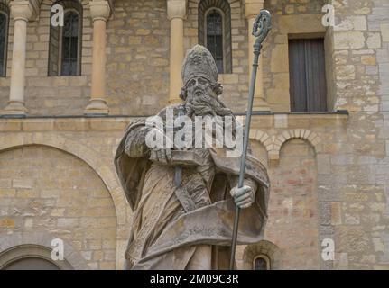 Statue St. Bonifatius vor dem Dom, Markt, Mainz, Rheinland-Pfalz, Deutschland Stockfoto