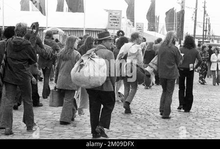 Mit Musik, Folklore, Diskussionen, Politik, Essen, Akrobatik, Kunst und Unterhaltung, die DKP-Zeitung Unsere Zeit (UZ) feierte ihr traditionelles fez Stockfoto