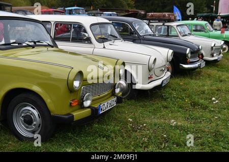 DDR-Oldtimer Trabant 601, P50 und Wartburg 312 bei einem Oldtimer-Treffen in Benneckenstein im Harz-Gebirge, Deutschland, Europa Stockfoto