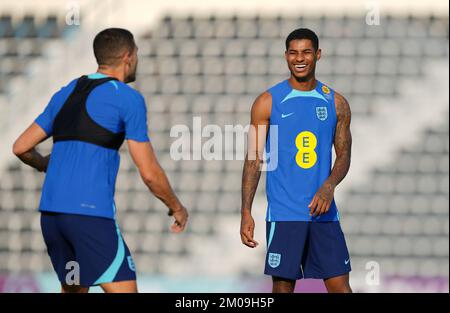 Englands Marcus Rashford während eines Trainings im Al Wakrah Sports Complex in Al Wakrah, Katar. Foto: Montag, 5. Dezember 2022. Stockfoto