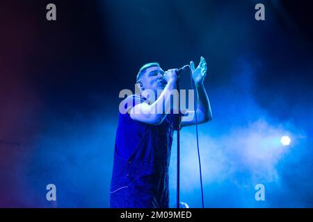 Glasgow, Schottland, Großbritannien. 04.. Dezember 2022. James Graham von The Twilight Sad tritt am 4.. Dezember 2022 im OVO Hydro in Glasgow auf. Gutschrift: Glasgow Green at Winter Time/Alamy Live News Stockfoto