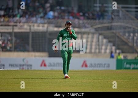 Bangladesch ODI-Hauptmann Liton Kumar das während des 1.. Internationalen Spiels Bangladesch-Indien, während Bangladesch seinen ODI-Kessel für die Besetzung des Vetterns benutzte Stockfoto