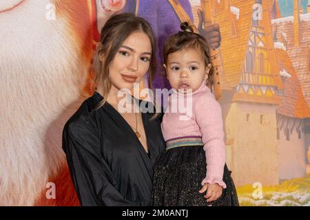 London, Großbritannien. 04.. Dezember 2022. Megan Rees nimmt an einer Gala-Vorführung von The Amazing Maurice im Kensington Palace Pavillion Teil. Kredit: SOPA Images Limited/Alamy Live News Stockfoto