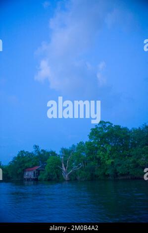 Büro der Verwaltungsrätin (Lisa P. Jackson) - Cocodrie, Louisiana und Wasserprobenahme (BP Oil Spill) - USEPA-Foto von Eric Vance, Environmental Protection Agency Stockfoto