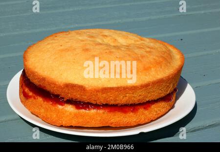 Victoria Erdbeermarmelade Kuchen. Hausgemachter Kuchen. Stockfoto