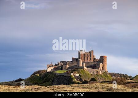 Bamburgh Castle an der Ostküste von Northumberland, England Stockfoto