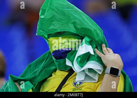 Doha, Katar: 5.. Dezember 2022; Finale der FIFA-Weltmeisterschaft 16. Runde, Brasilien gegen Südkorea: Fans von Brasilien Stockfoto