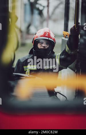 Gespendetes ehemaliges Feuerwehrgerät von Kent, das jetzt von LEMBERG-DSNS verwendet wird. Stockfoto